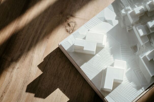 Baumodell einer Siedlung.